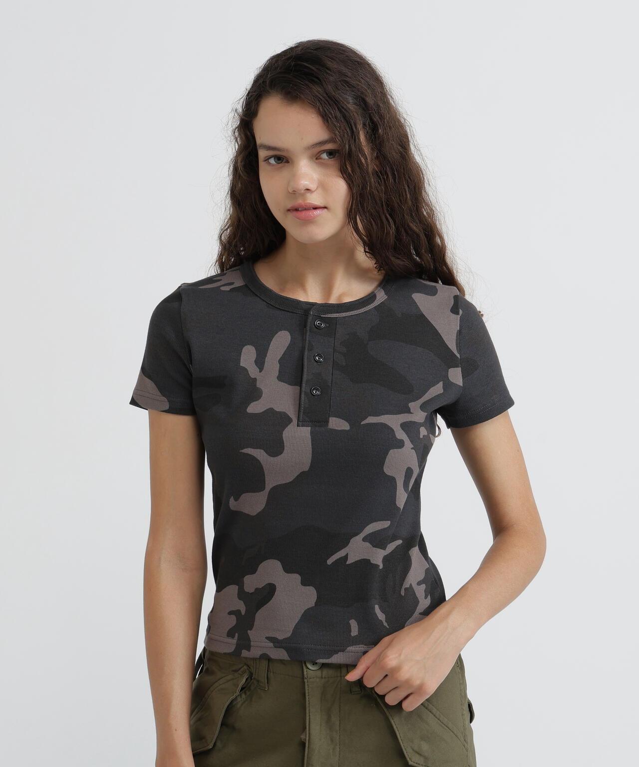 DAILY WOMAN RIB CAMO S/S HENLEY NECK T-SHIRT