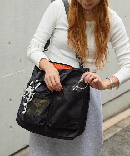 EXPANDER HELMET TOTE BAG