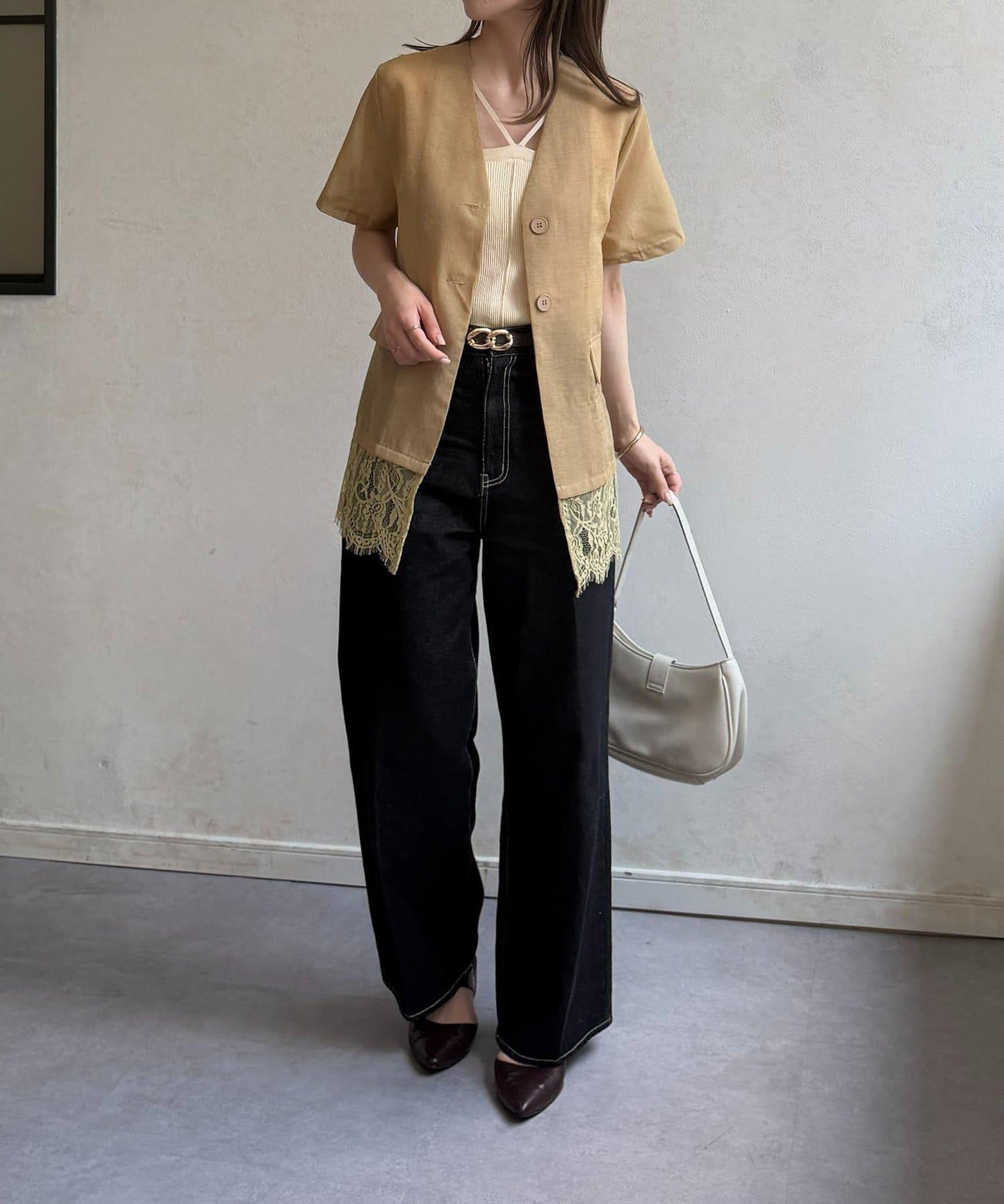 下襬蕾絲五分袖西裝外套