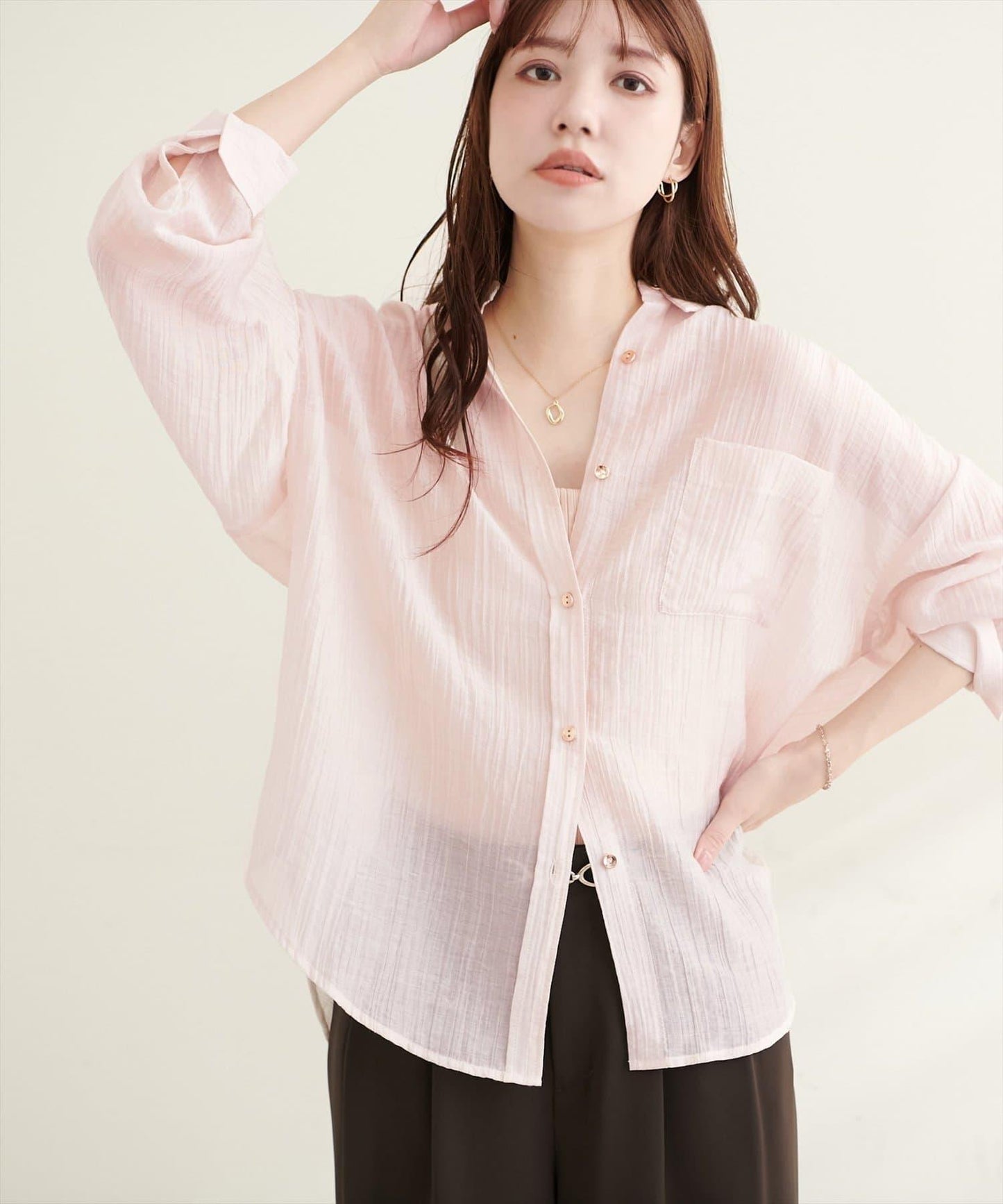 褶皺透明感闊腿襯衫