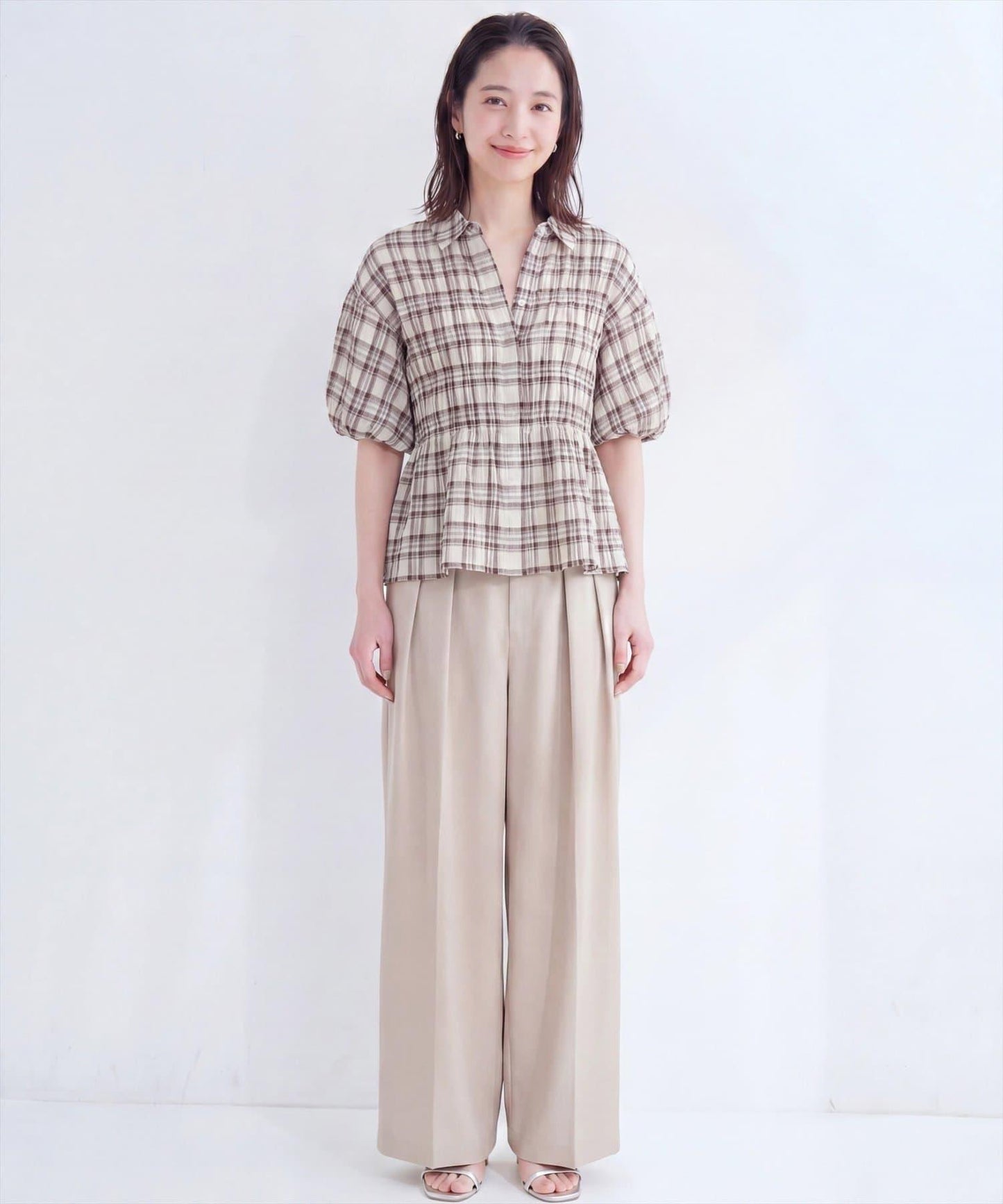 泡泡袖格紋襯衫