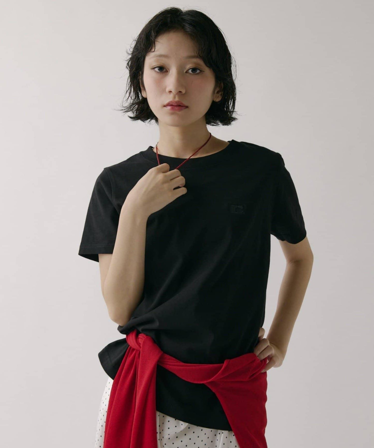 【MOTION】防汗漬刺繡緊湊T恤