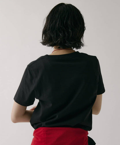 【MOTION】防汗漬刺繡緊湊T恤