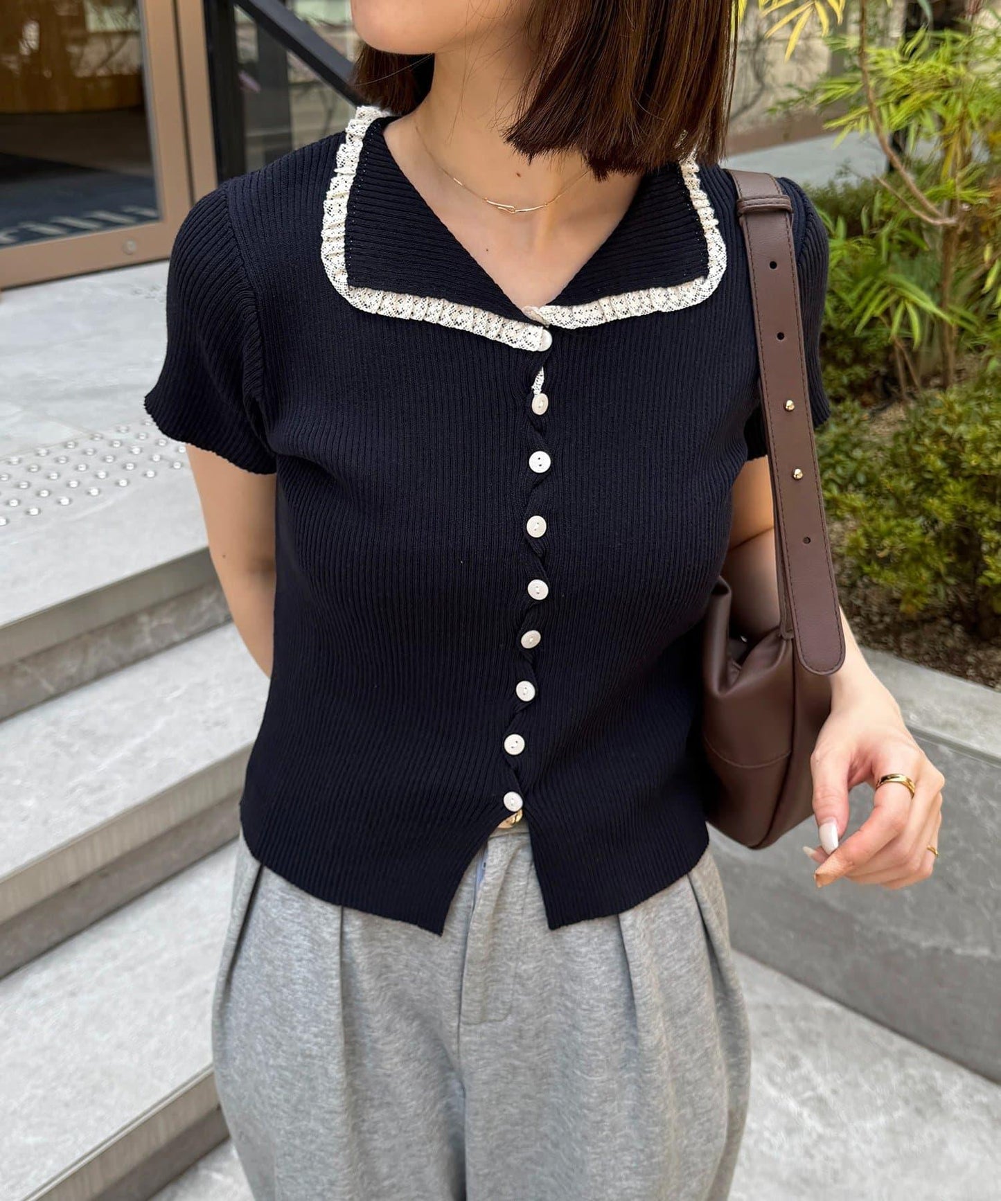蕾絲拼接開叉短袖針織衫