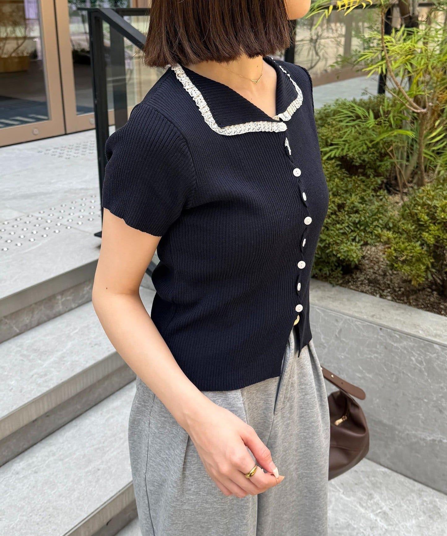 蕾絲拼接開叉短袖針織衫