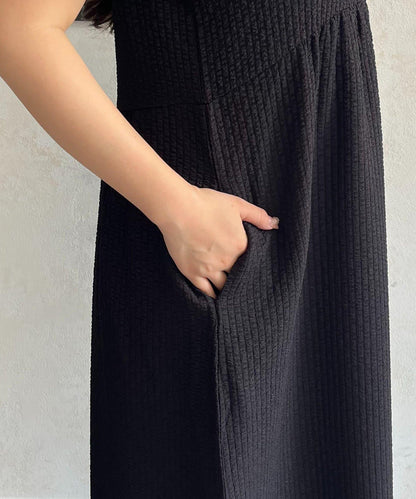 鑰匙領泡泡袖連衣裙