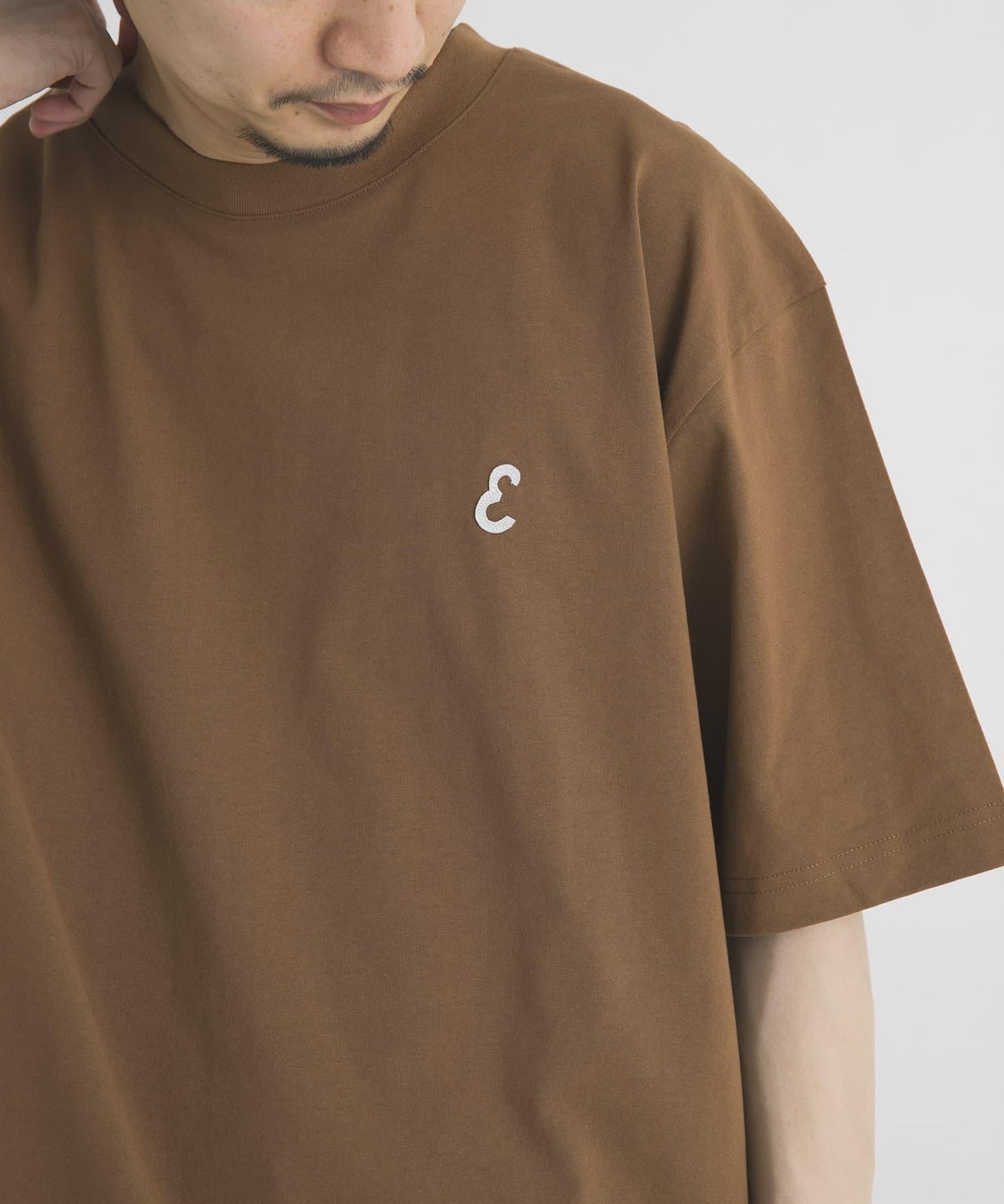 易打理 Logo貼布 T恤