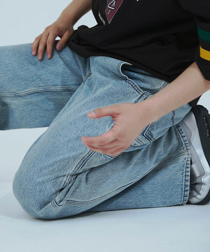 LEVI’S EXCLUSIVE EXTRA BAGGY