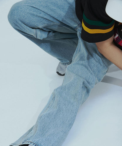 LEVI’S EXCLUSIVE EXTRA BAGGY