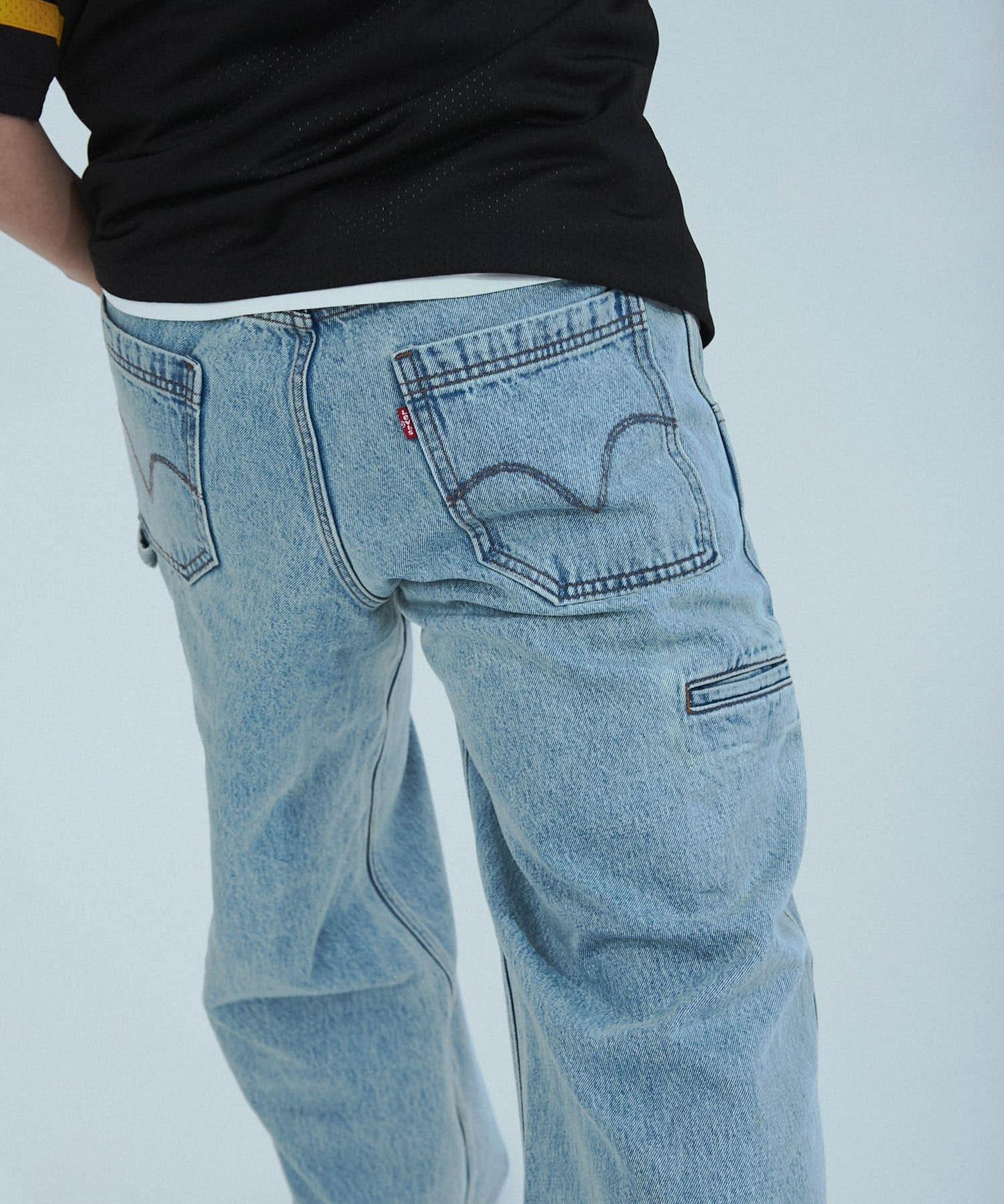 LEVI’S EXCLUSIVE EXTRA BAGGY