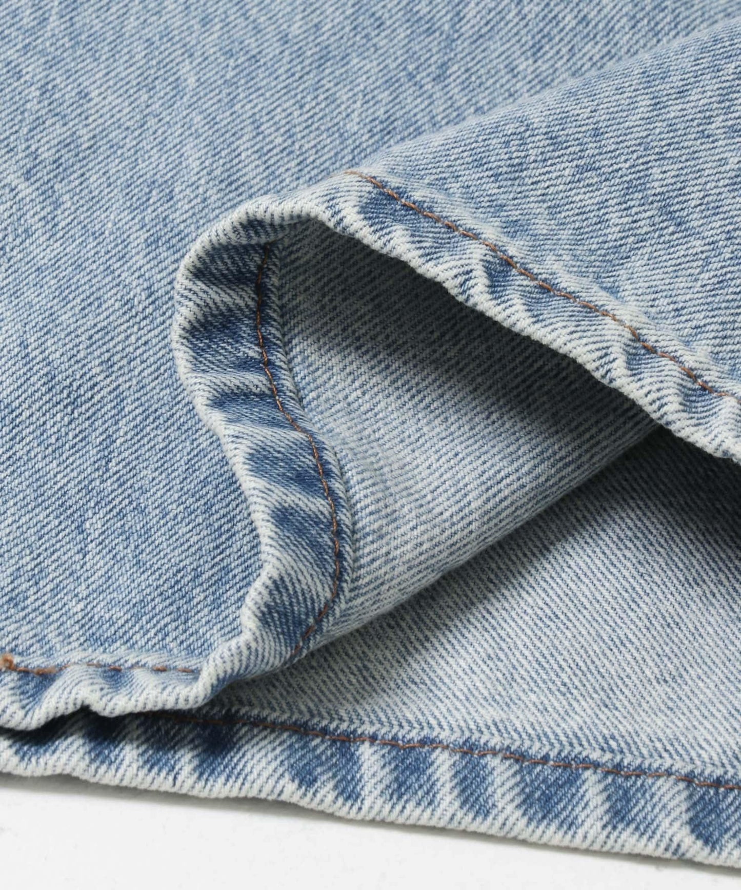 LEVI’S EXCLUSIVE EXTRA BAGGY