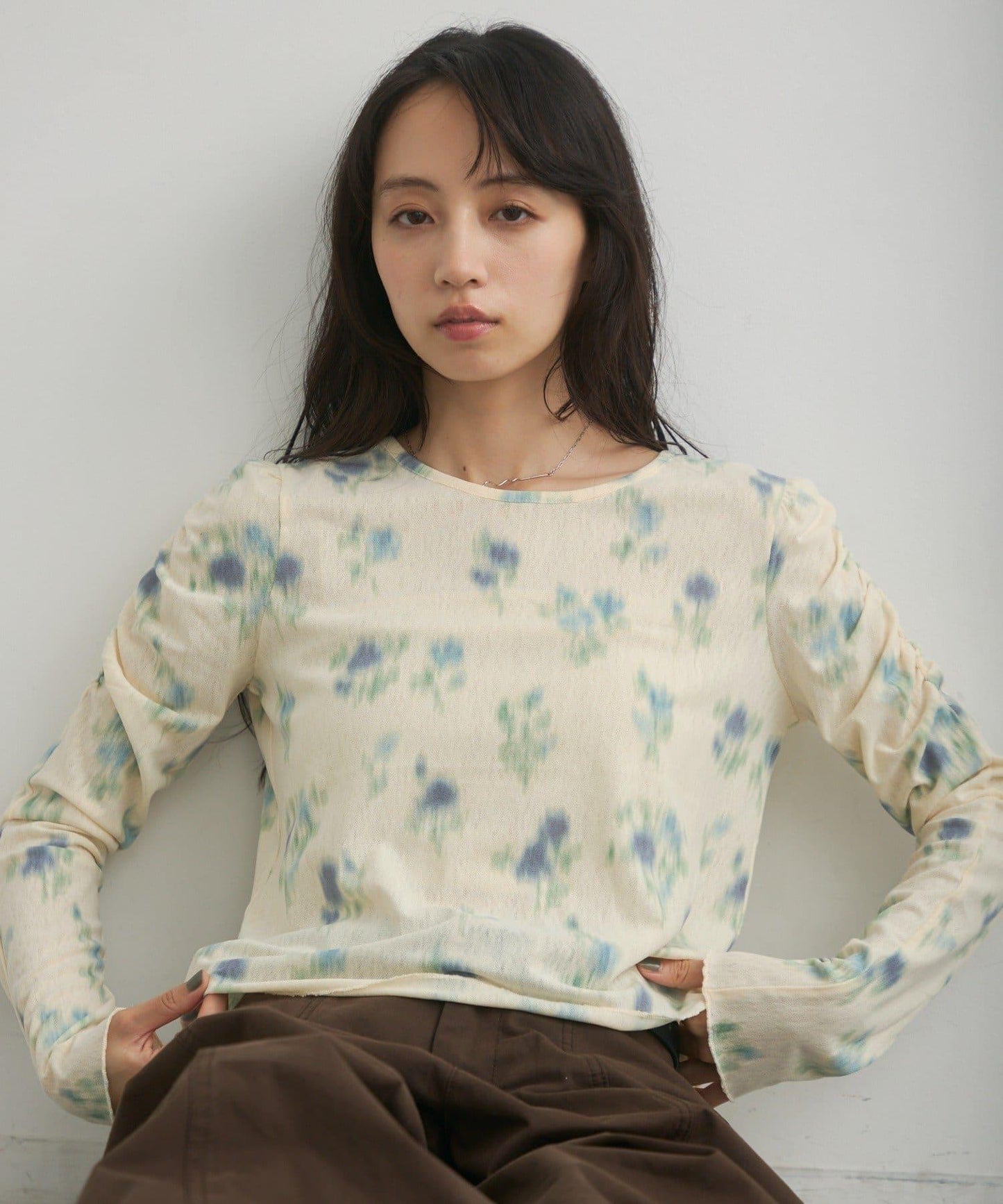 花朵印花純色 ニュアンスブルーム 上衣