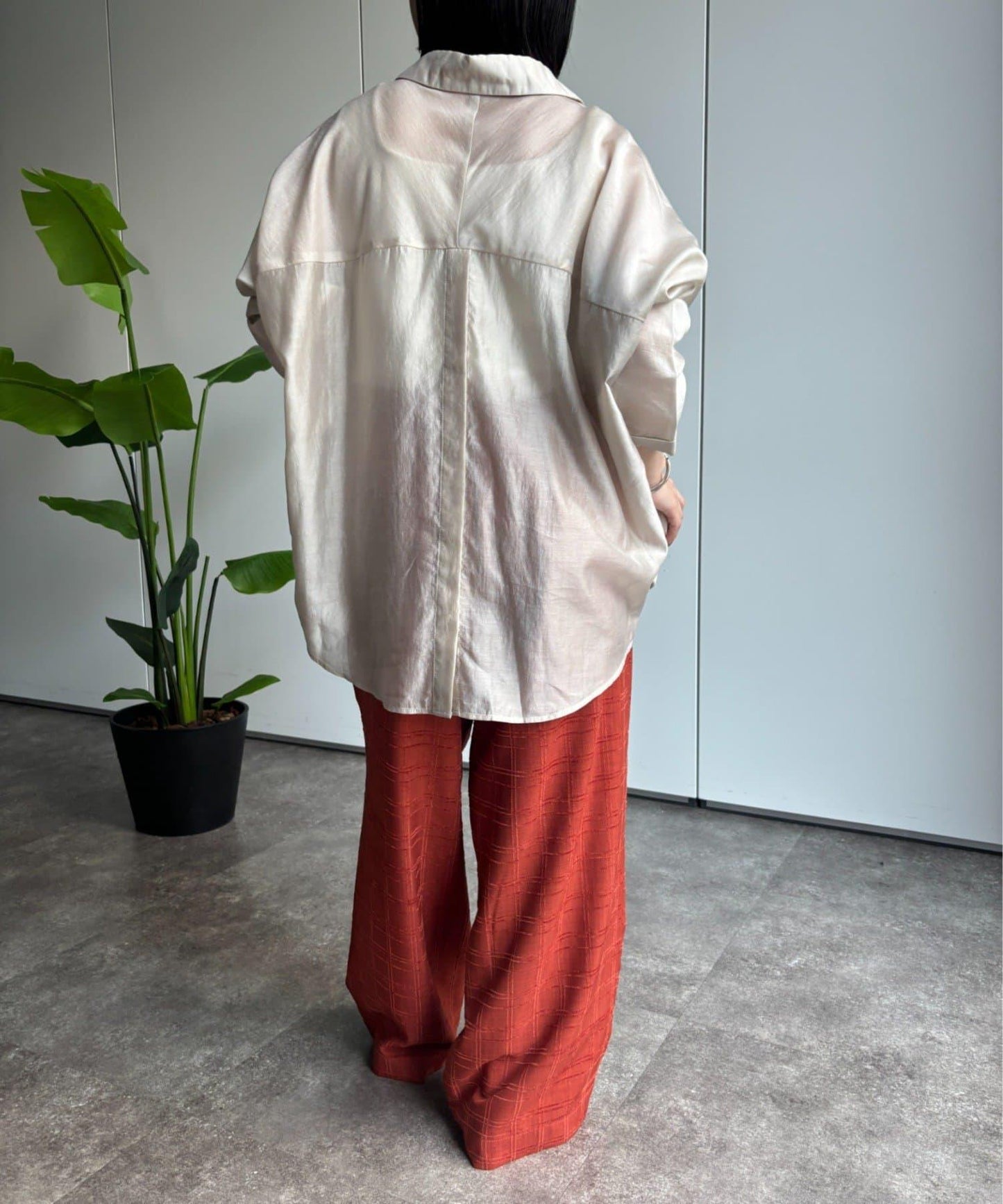 透膚V領襯衫