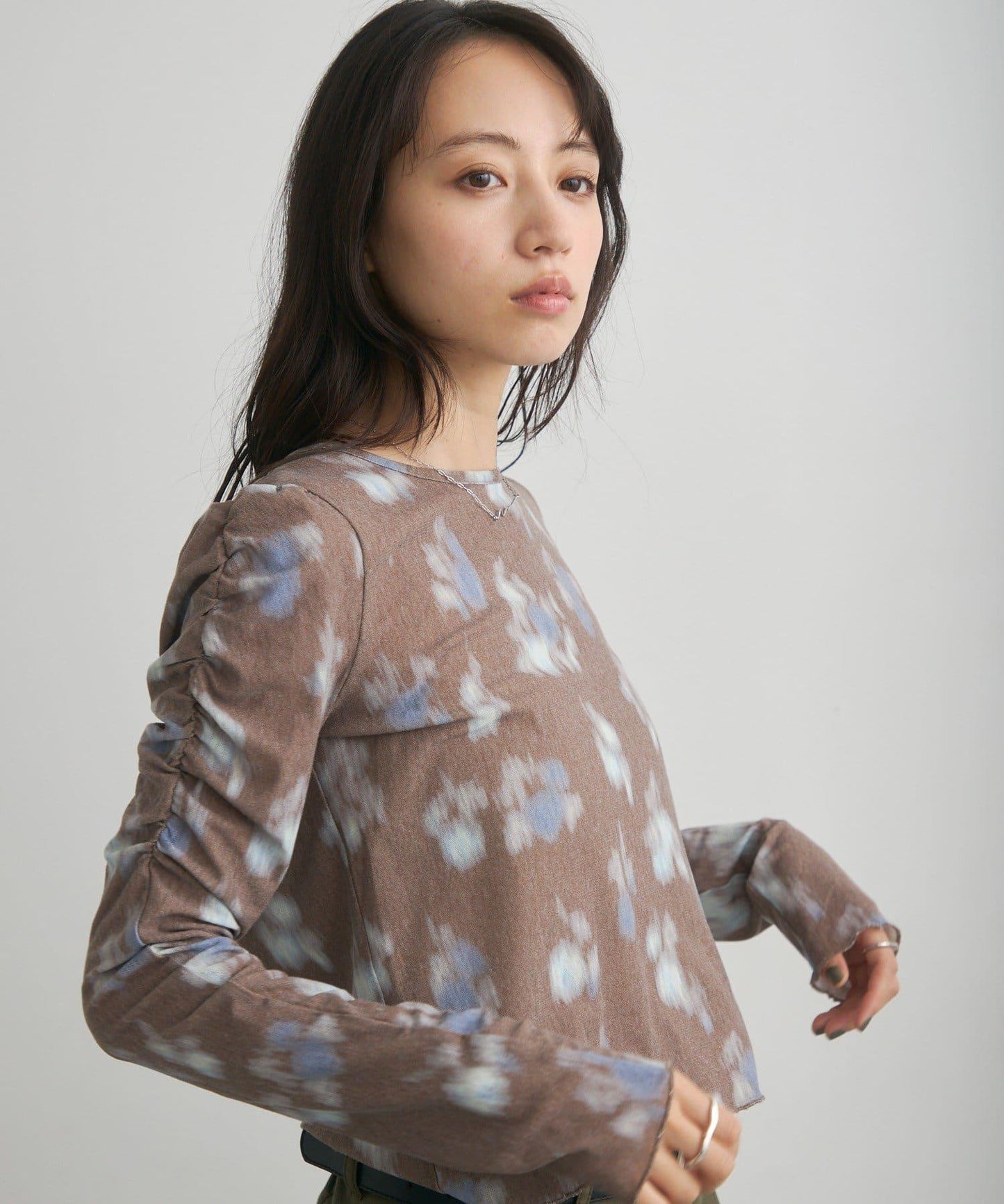 花朵印花純色 ニュアンスブルーム 上衣
