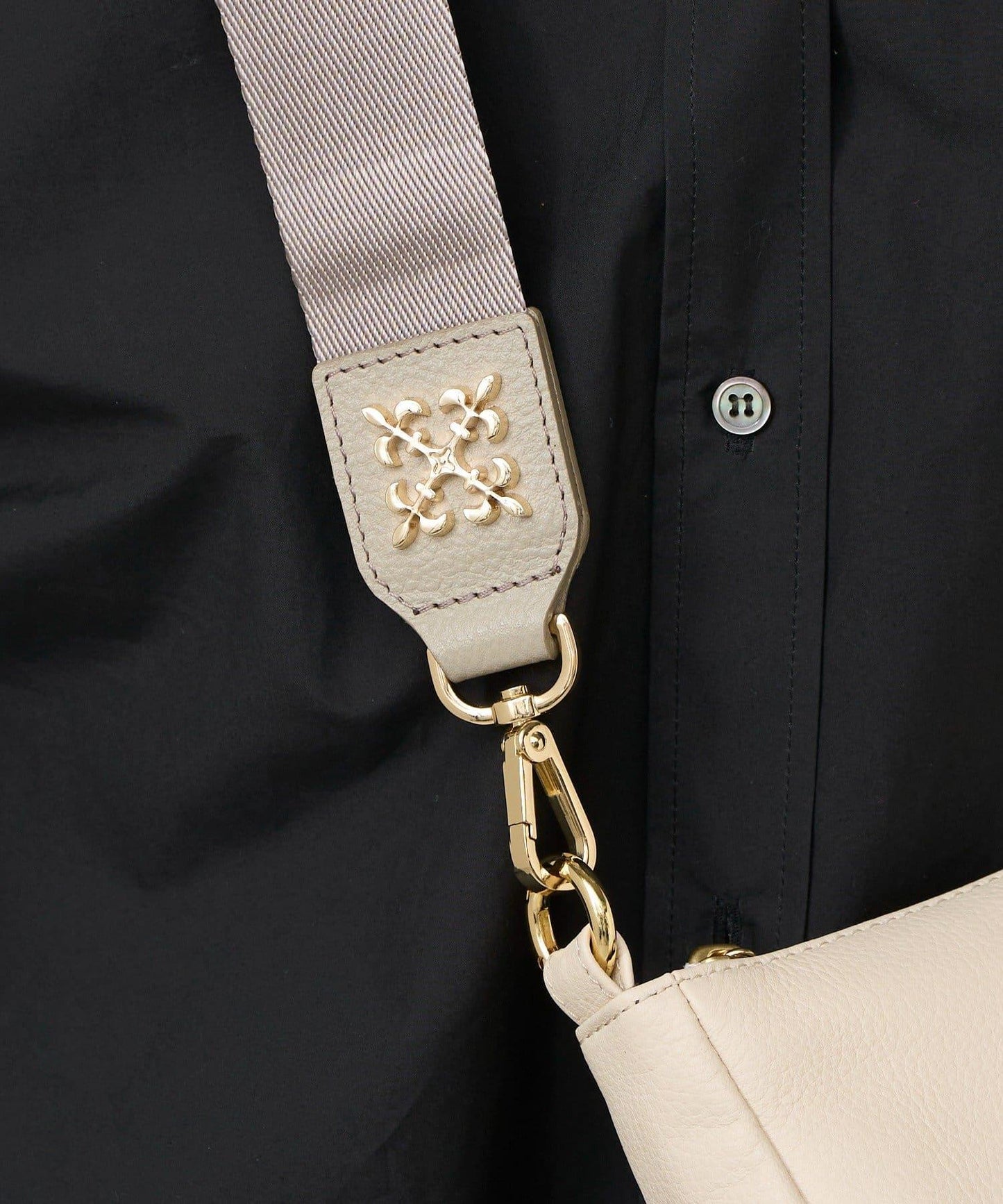 Monogram Plate 調節肩帶