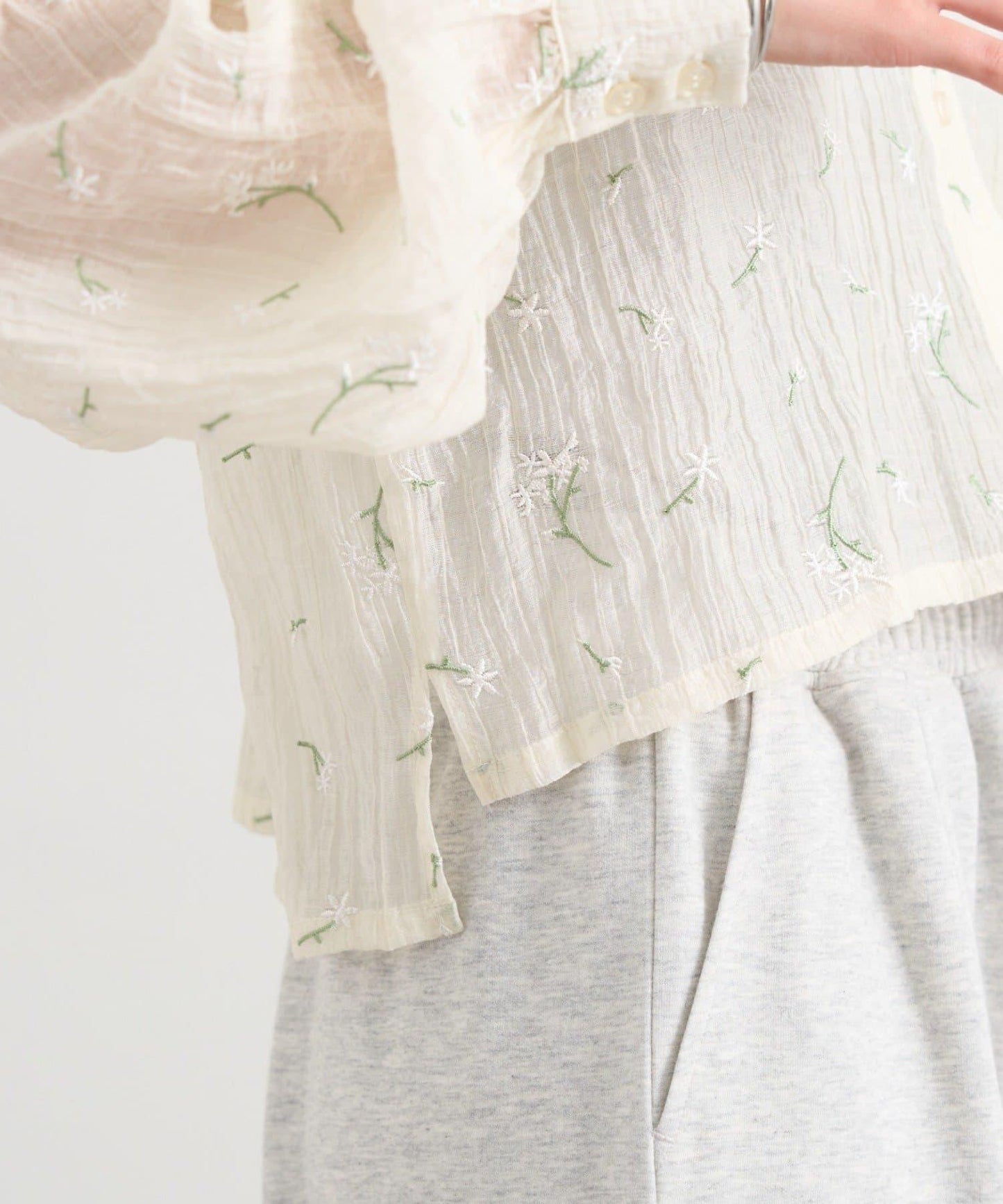 花朵刺繡 短款襯衫