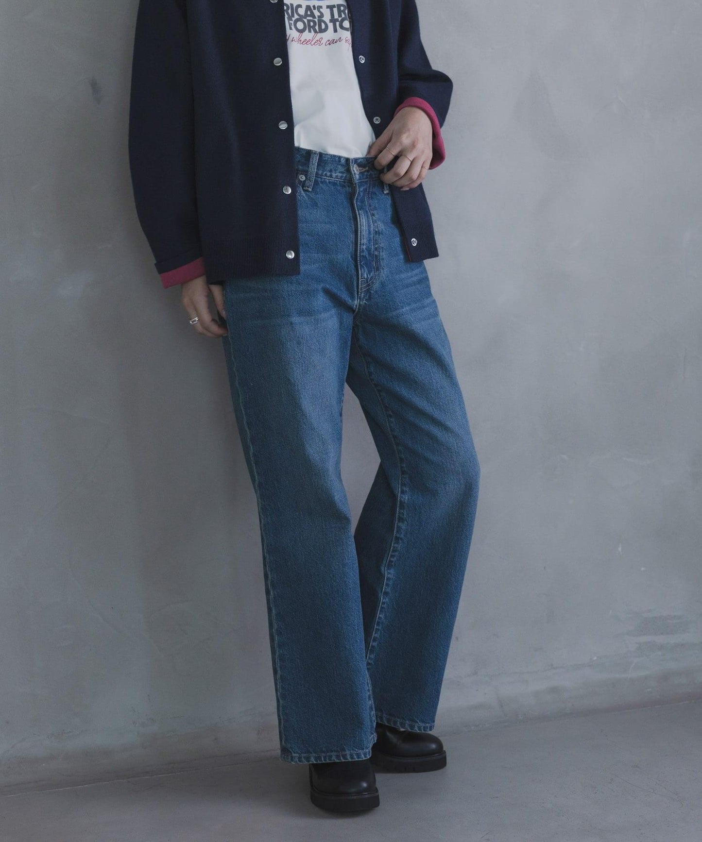 靴型牛仔褲