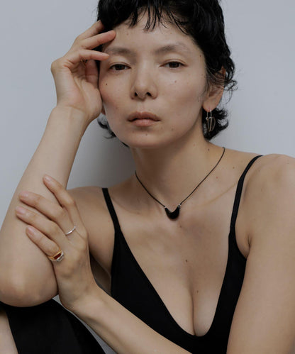 SMELLY so’ onyx crescent necklace