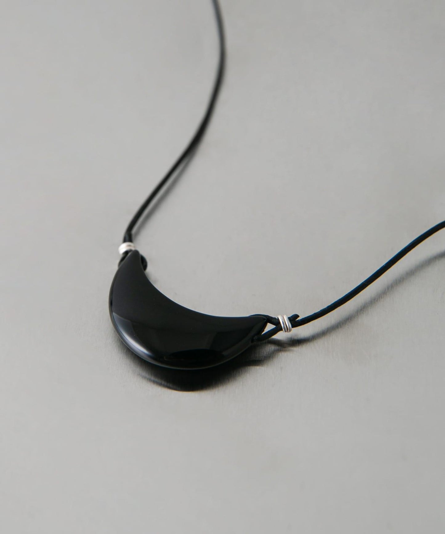 SMELLY so’ onyx crescent necklace
