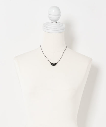 SMELLY so’ onyx crescent necklace