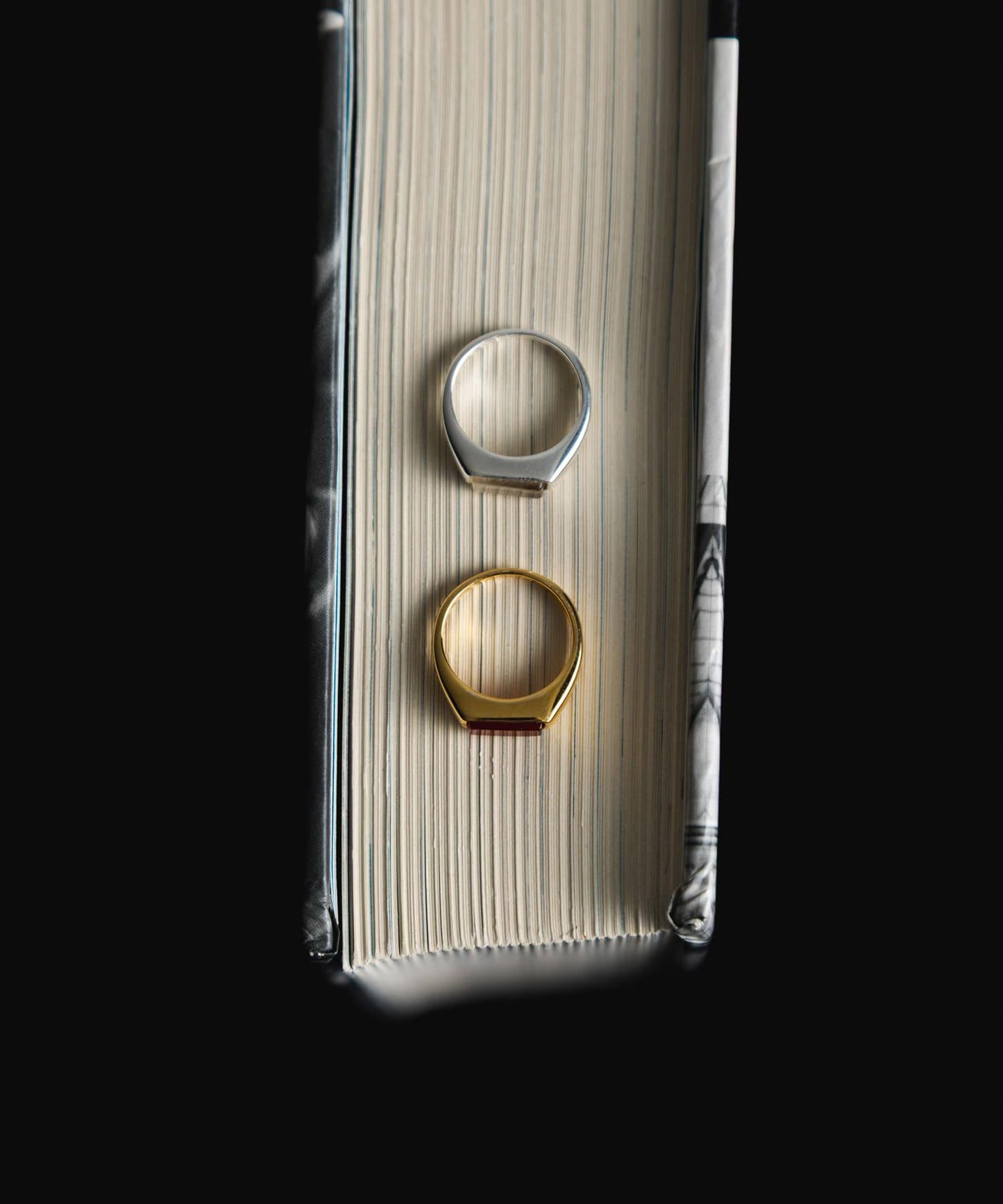 SMELLY so’ smoky quartz pinky ring