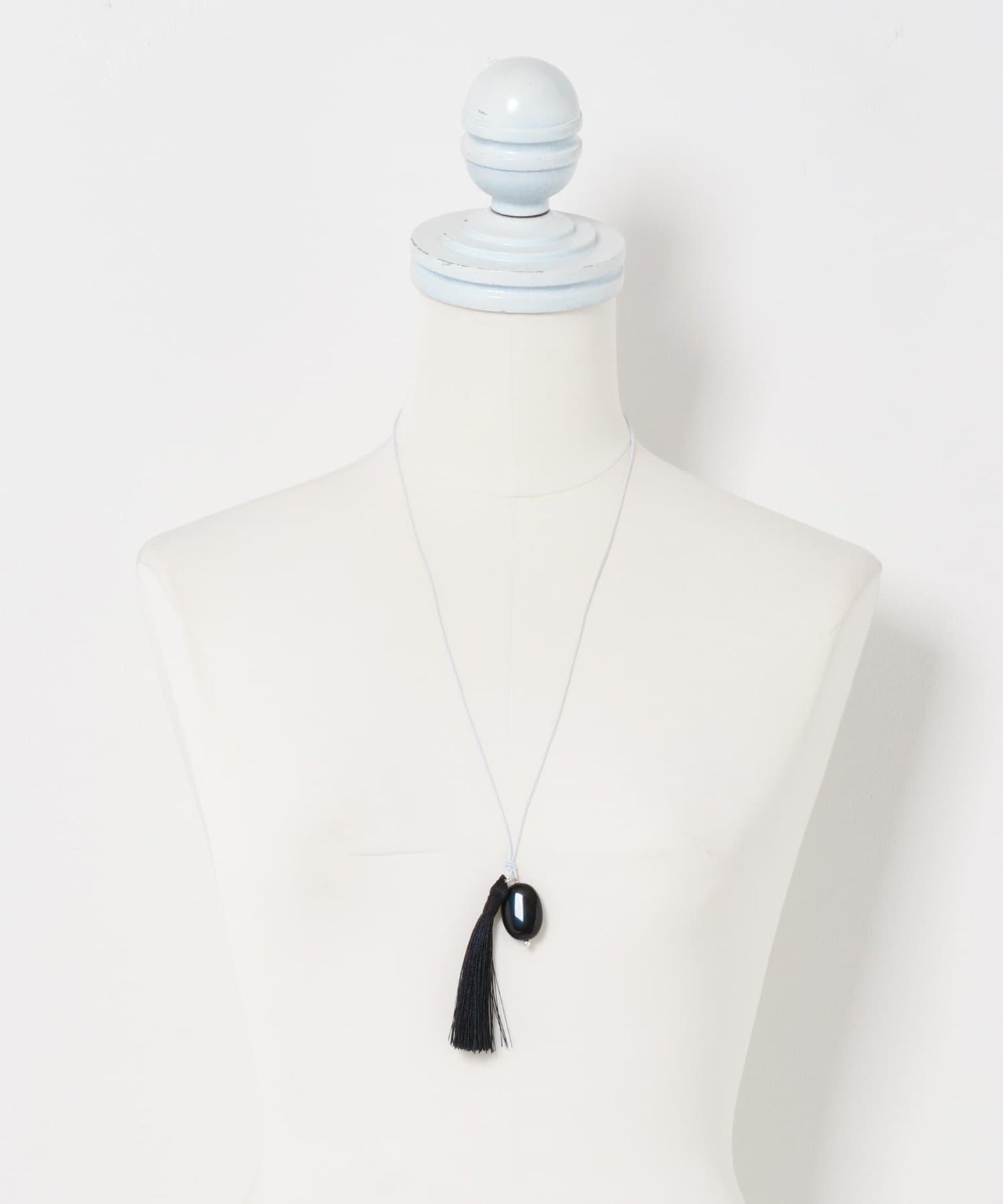 SMELLY so’ onyx tassel necklace