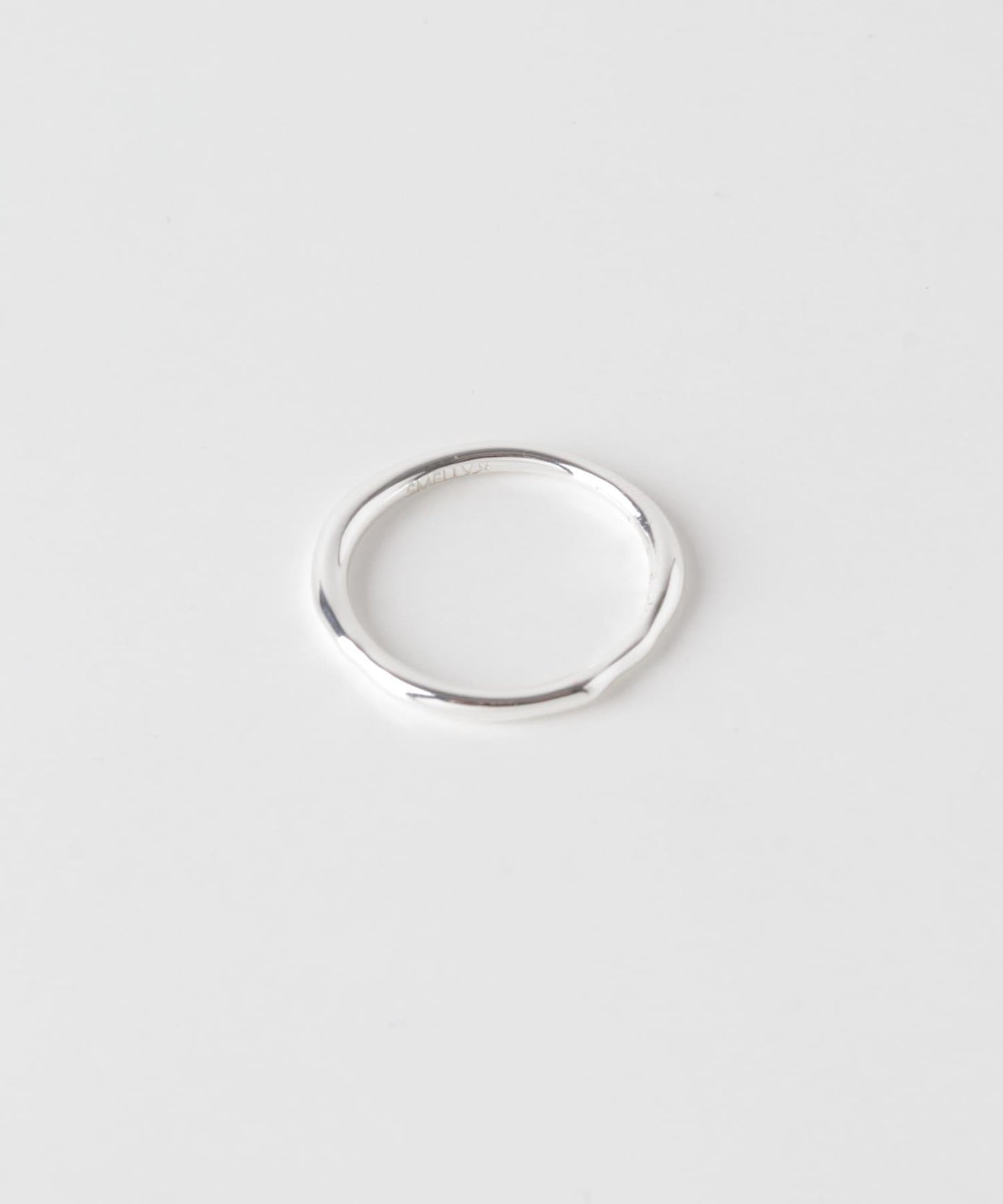 SMELLY so’ textured minimal ring