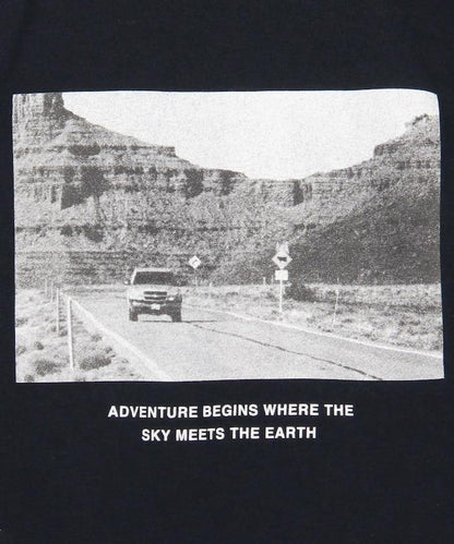 monotone photo TEE