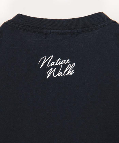 monotone photo TEE