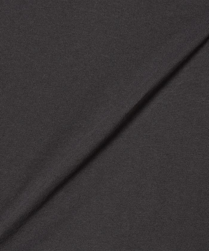 monotone photo TEE