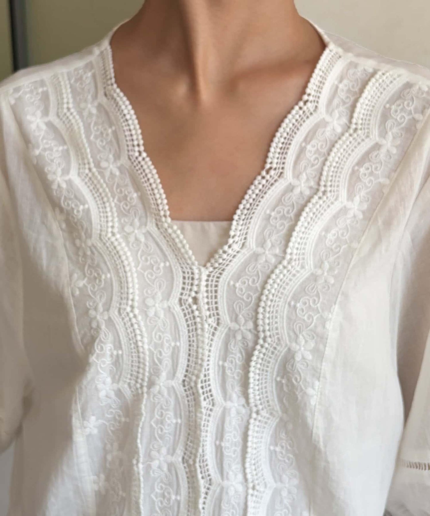 前幅刺繡蕾絲五分袖襯衫