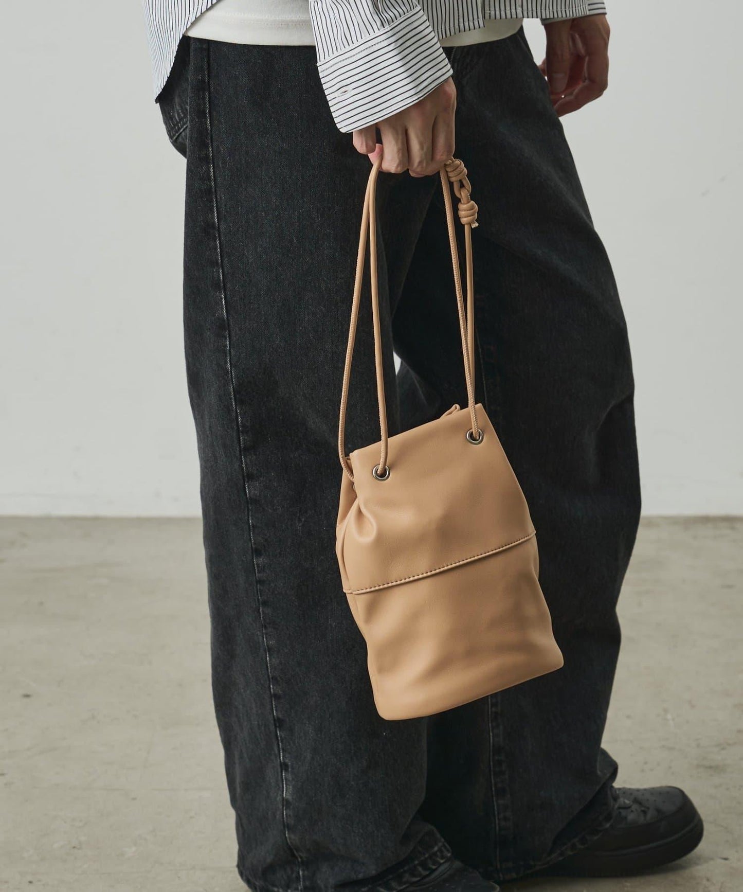 UNISEX 仿皮抽繩包