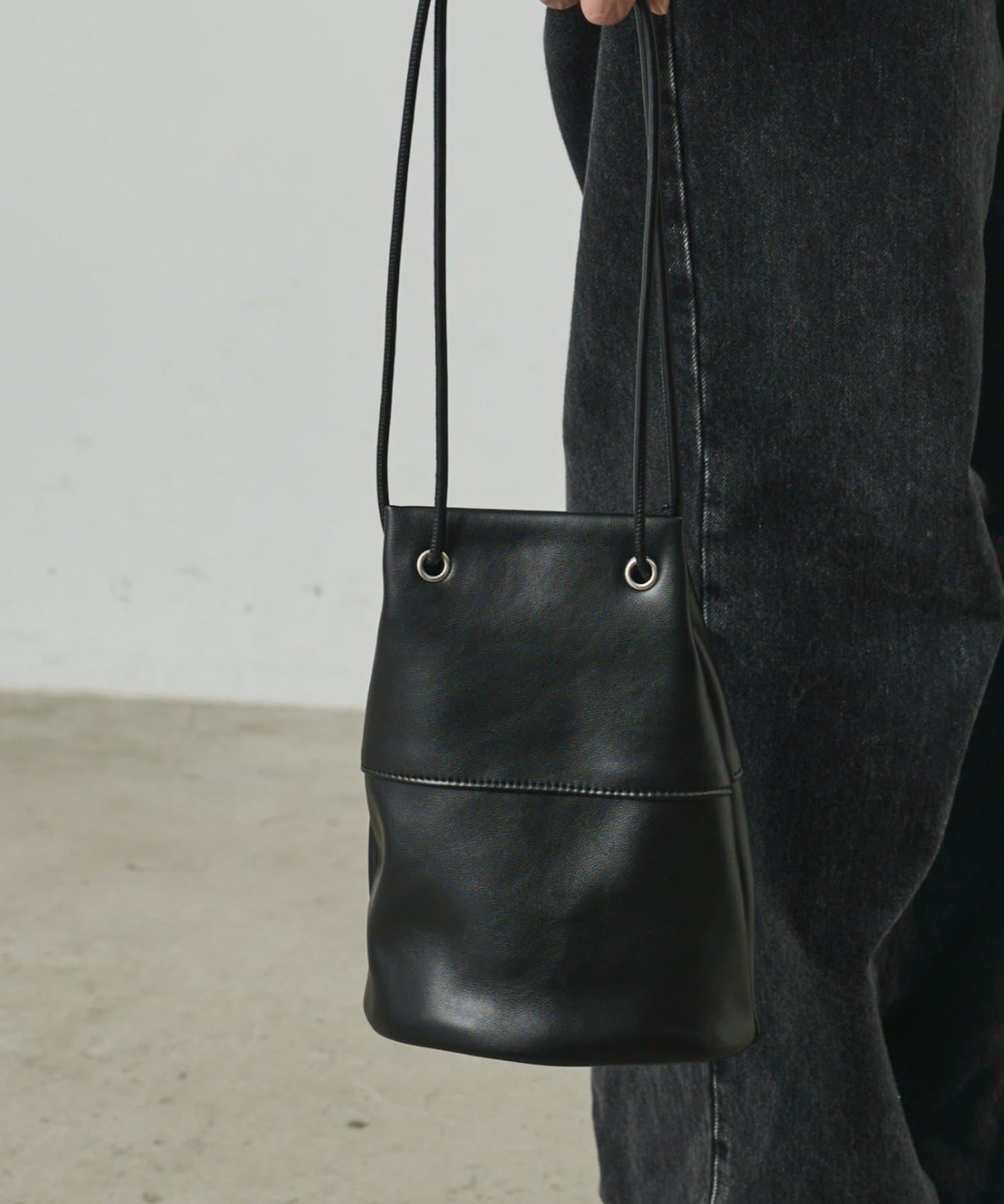 UNISEX 仿皮抽繩包