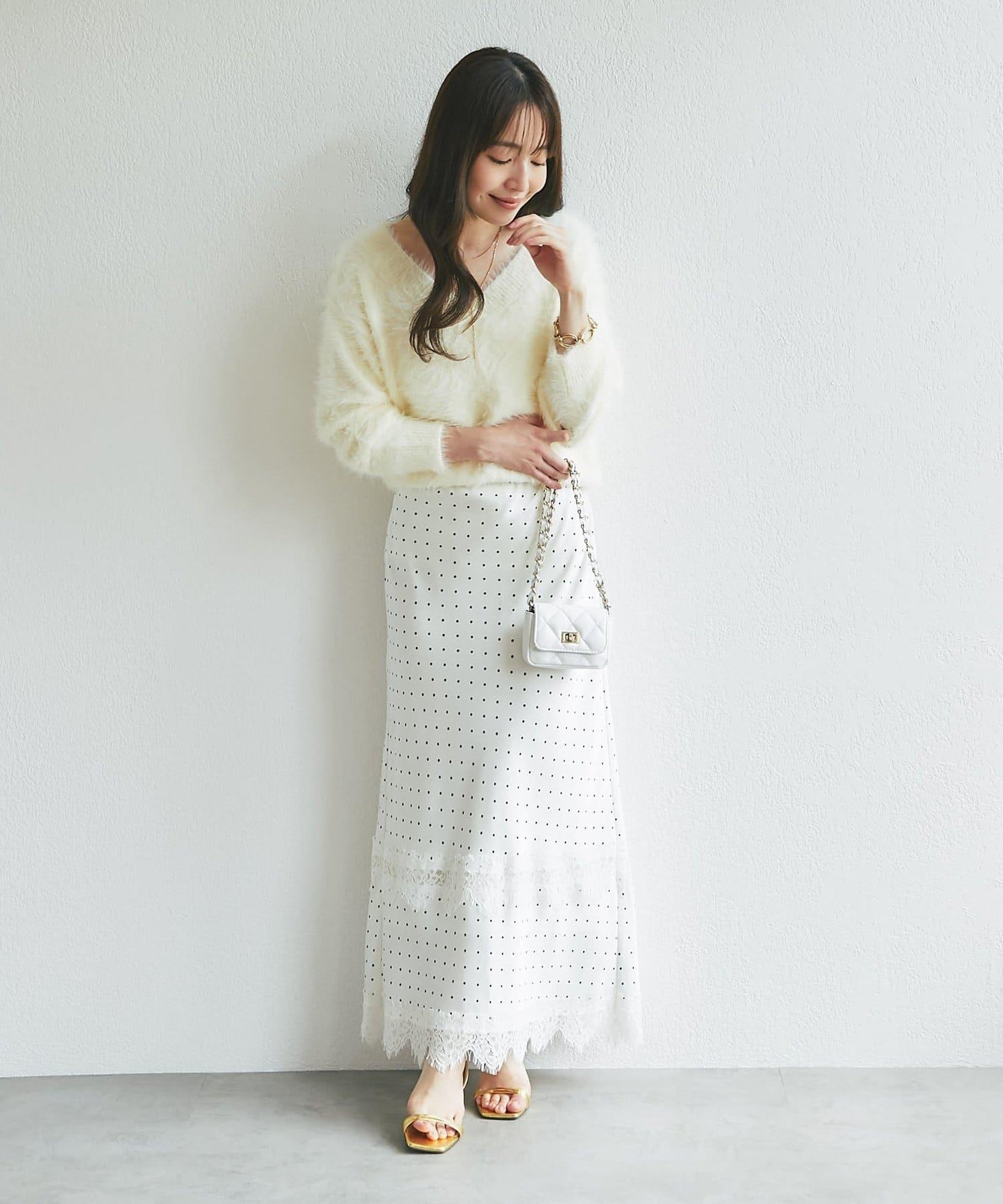 女式垂墜V領 蓬鬆羽毛感V領針織衫
