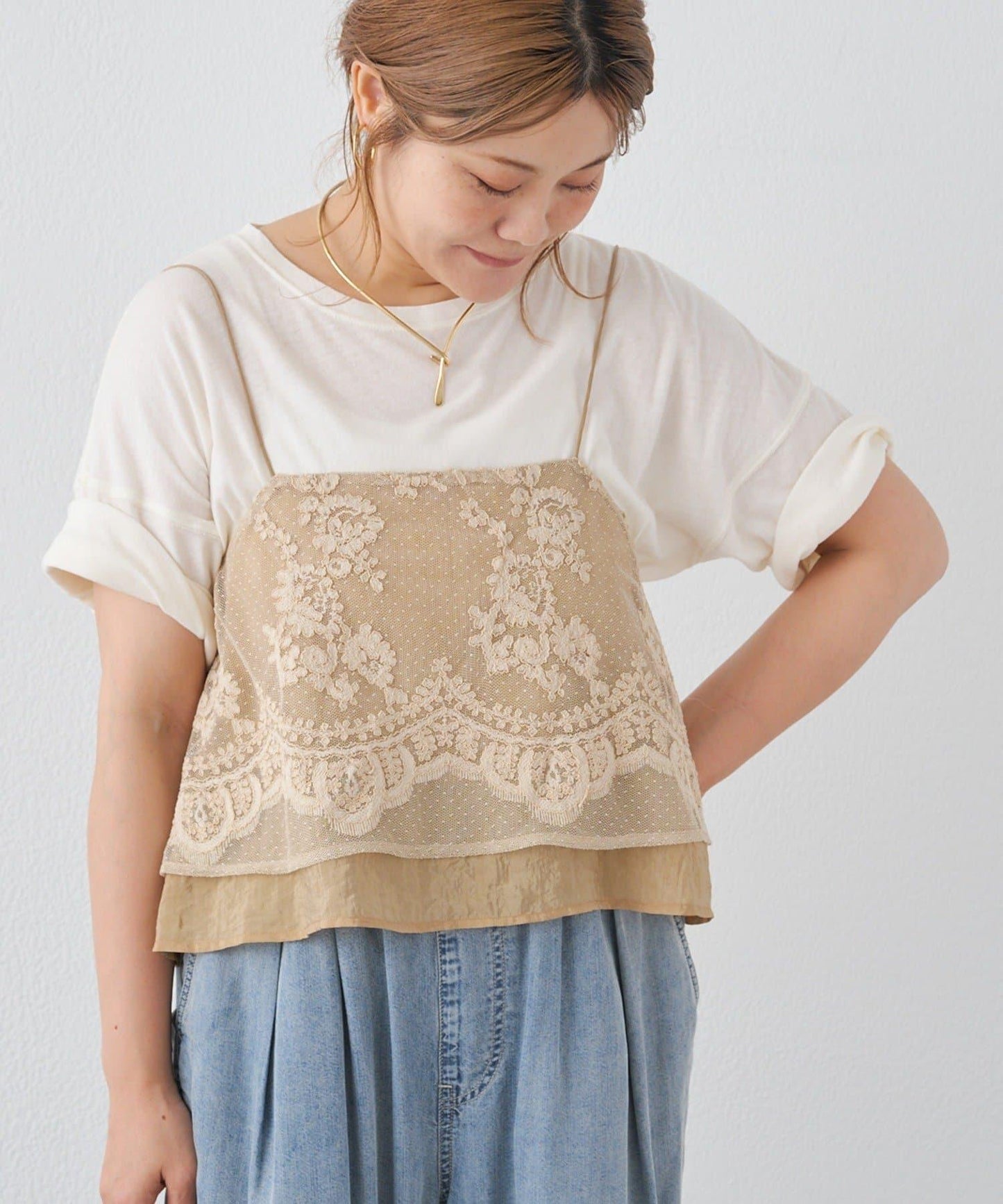 波點薄紗刺繡吊帶衫