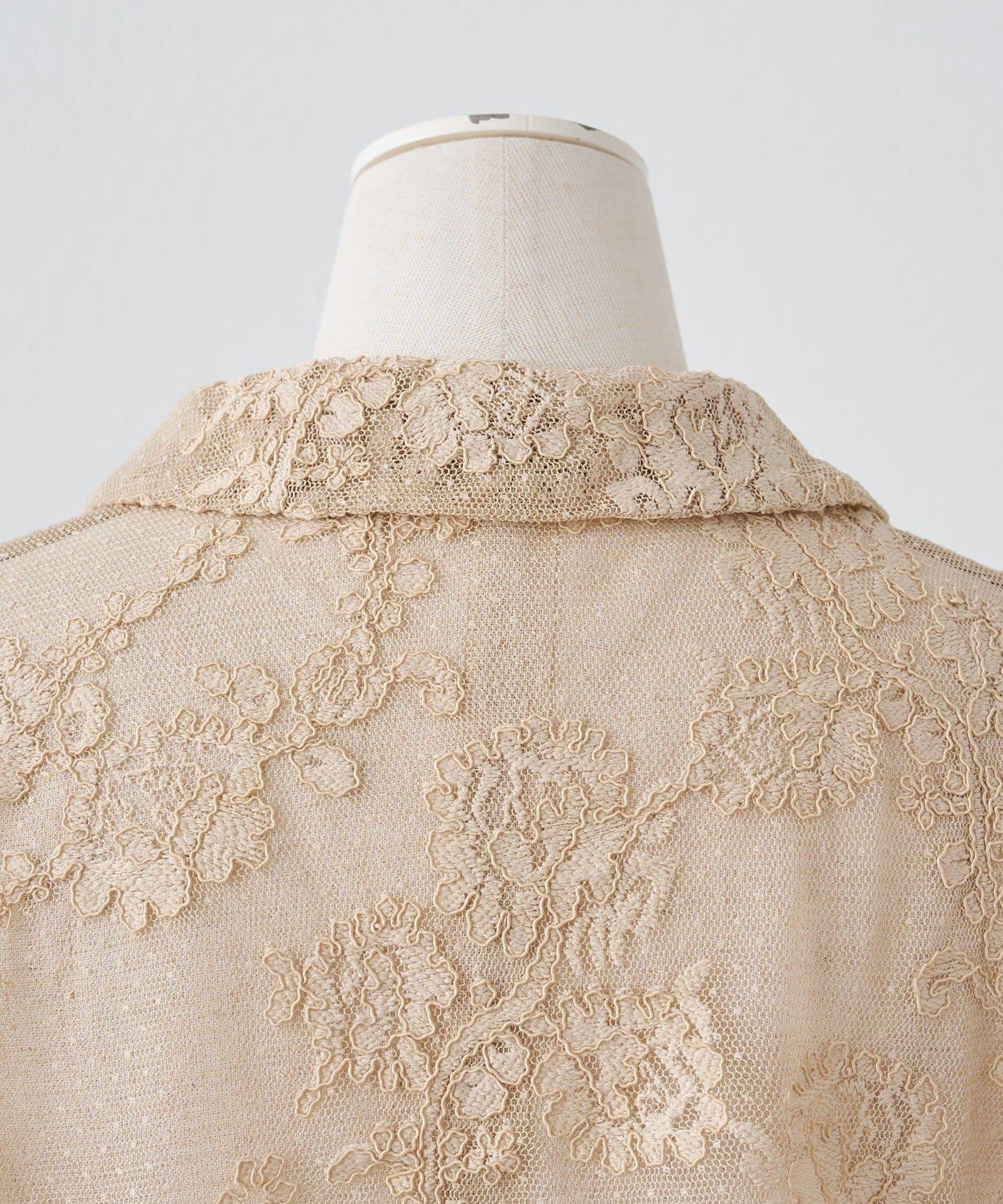 波點薄紗刺繡襯衫