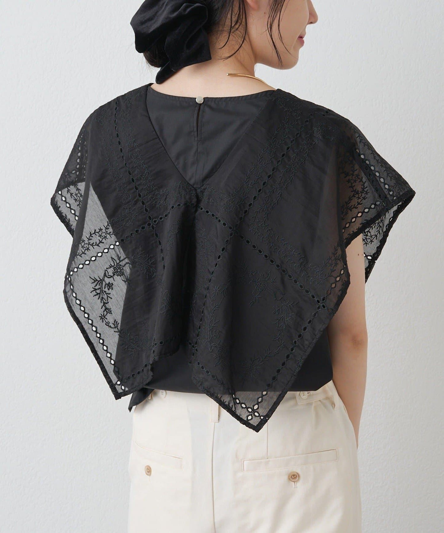 方領刺繡蕾絲襯衫