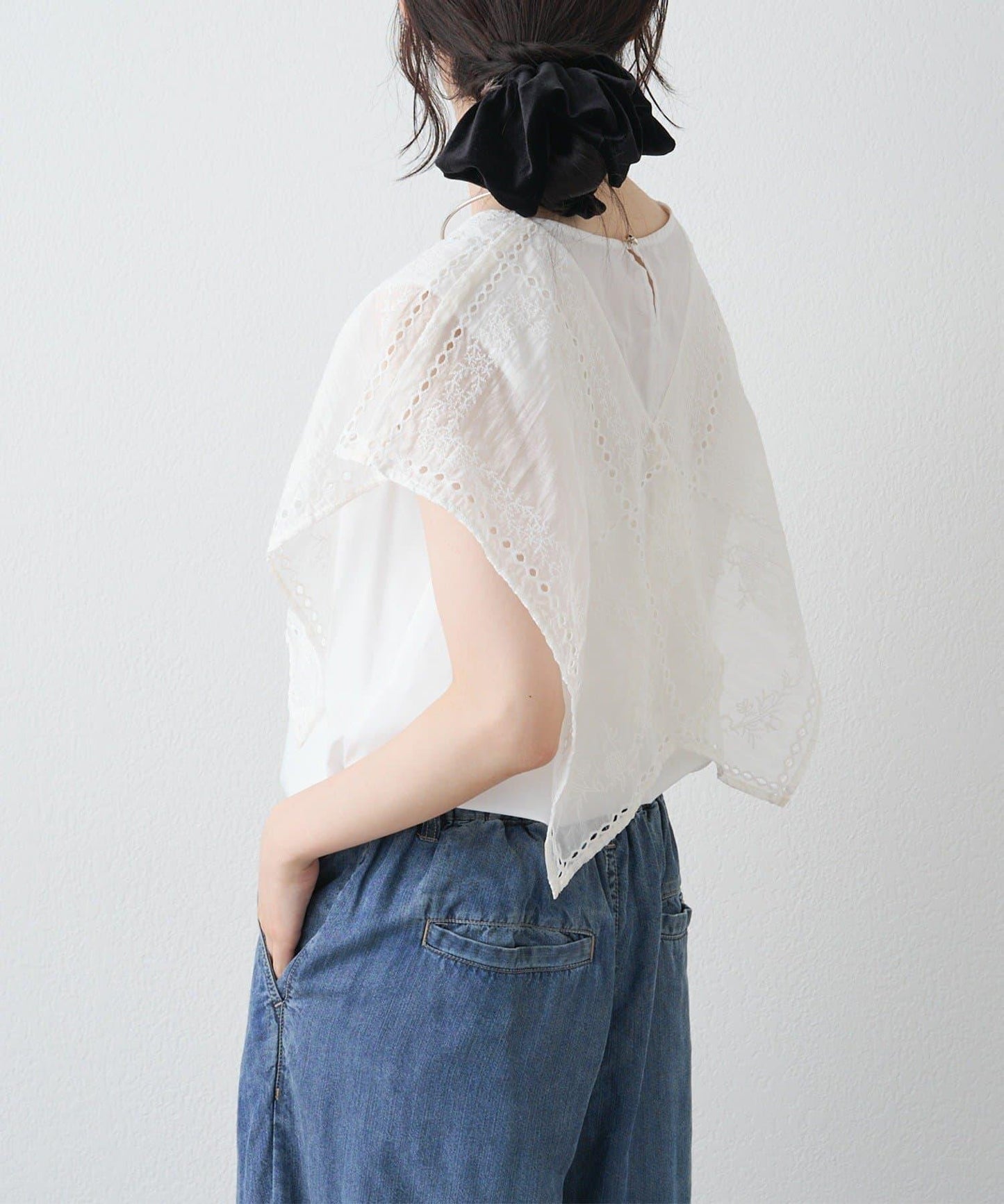 方領刺繡蕾絲襯衫