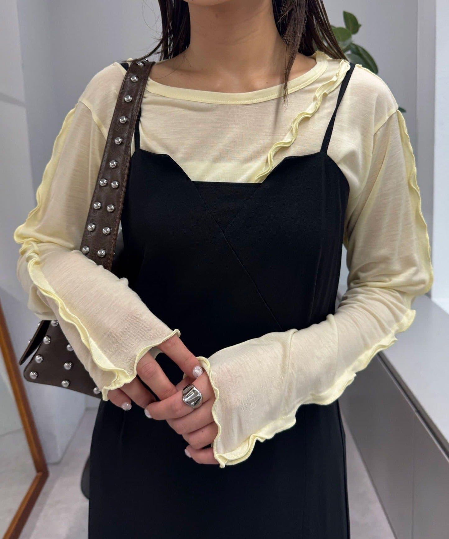 美羅設計感透視上衣