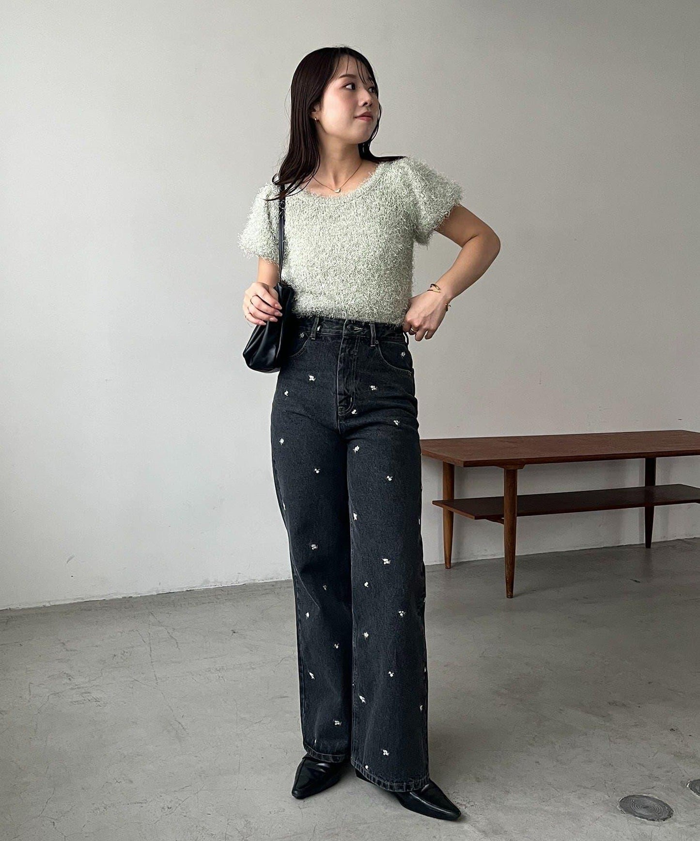 小花刺繡牛仔褲