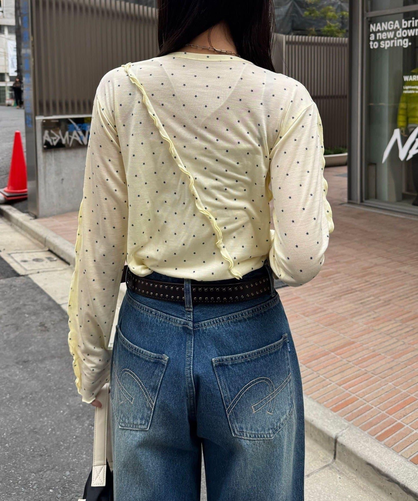 美羅設計感透視上衣