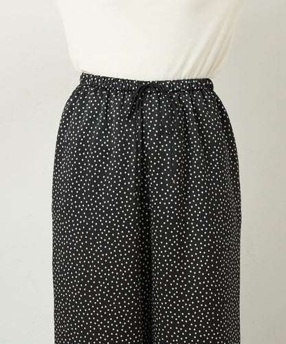 接觸冷感 吸水速幹 彈力 波點緞面休閒褲
