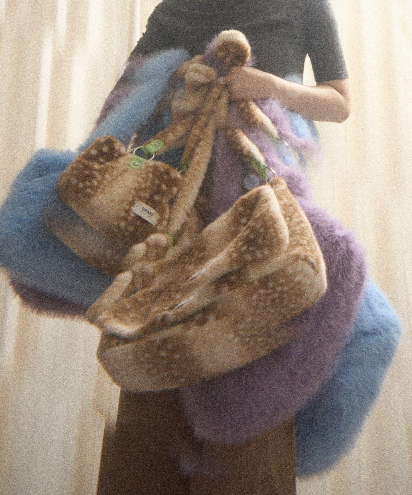 GRAIN 翻蓋毛絨單肩包