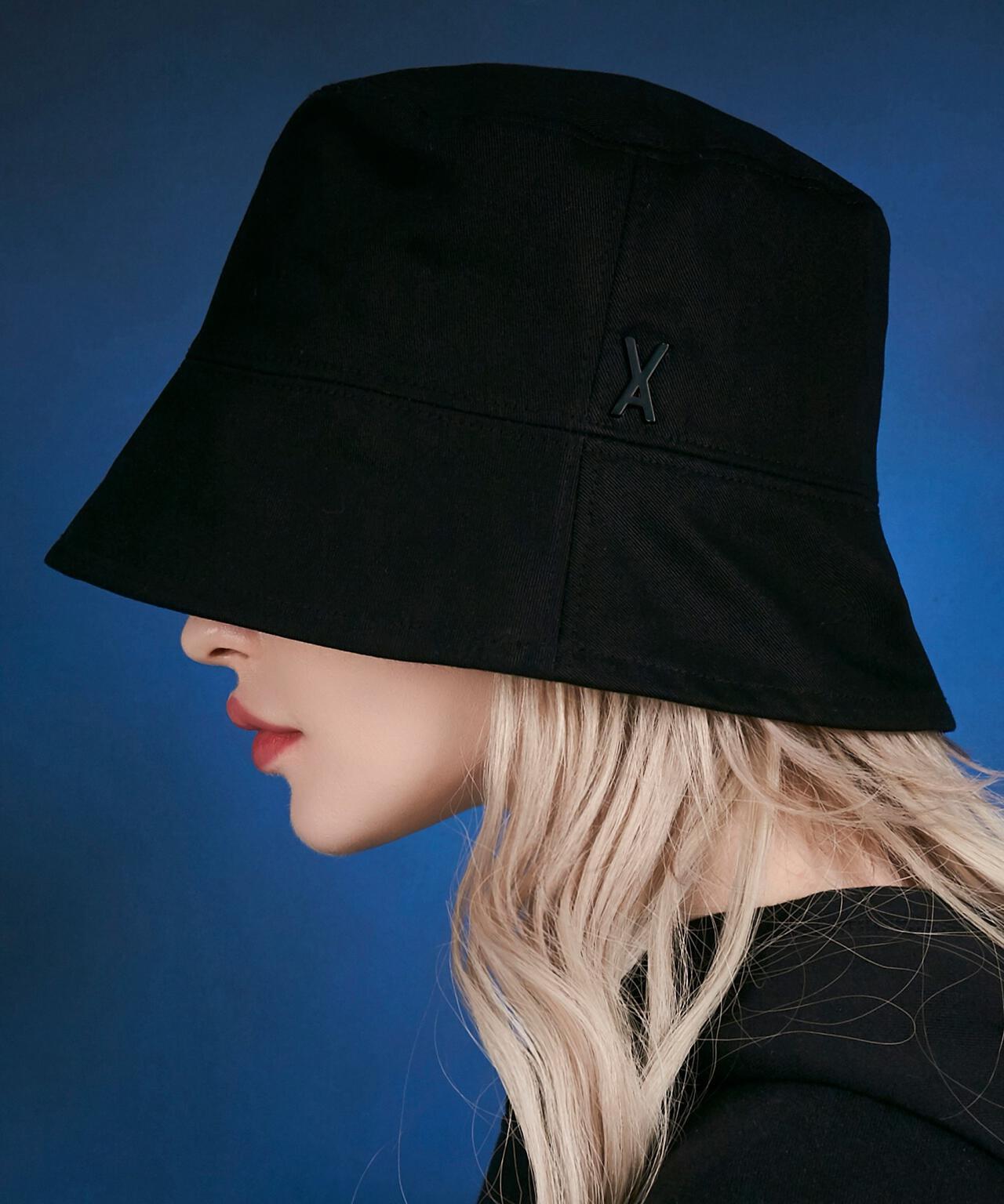 VARZAR/バザール Stud drop over fit bucket hat