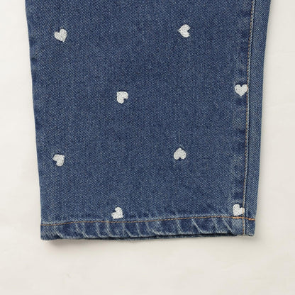 柔軟牛仔 愛心刺繡滿印彎刀褲