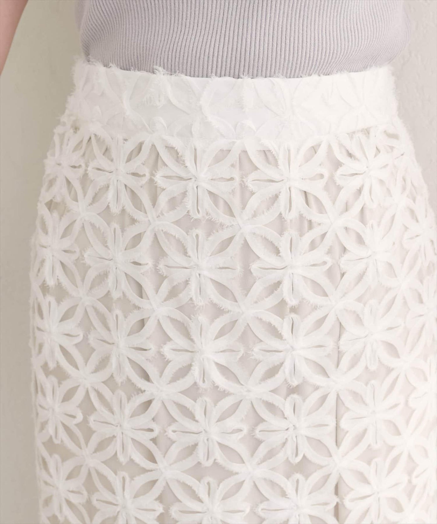 花朵刺繡修身半身裙