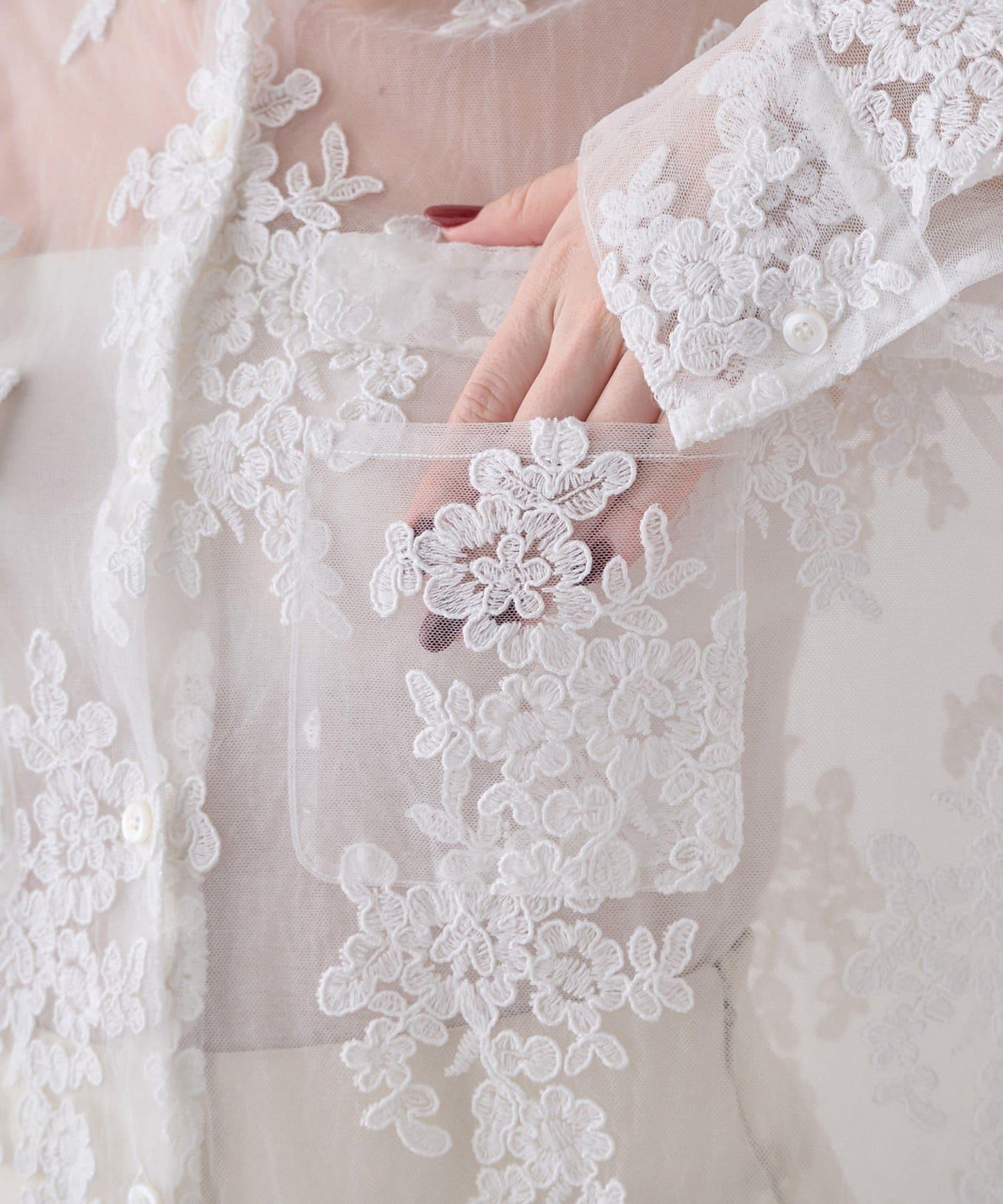 刺繡蕾絲襯衫
