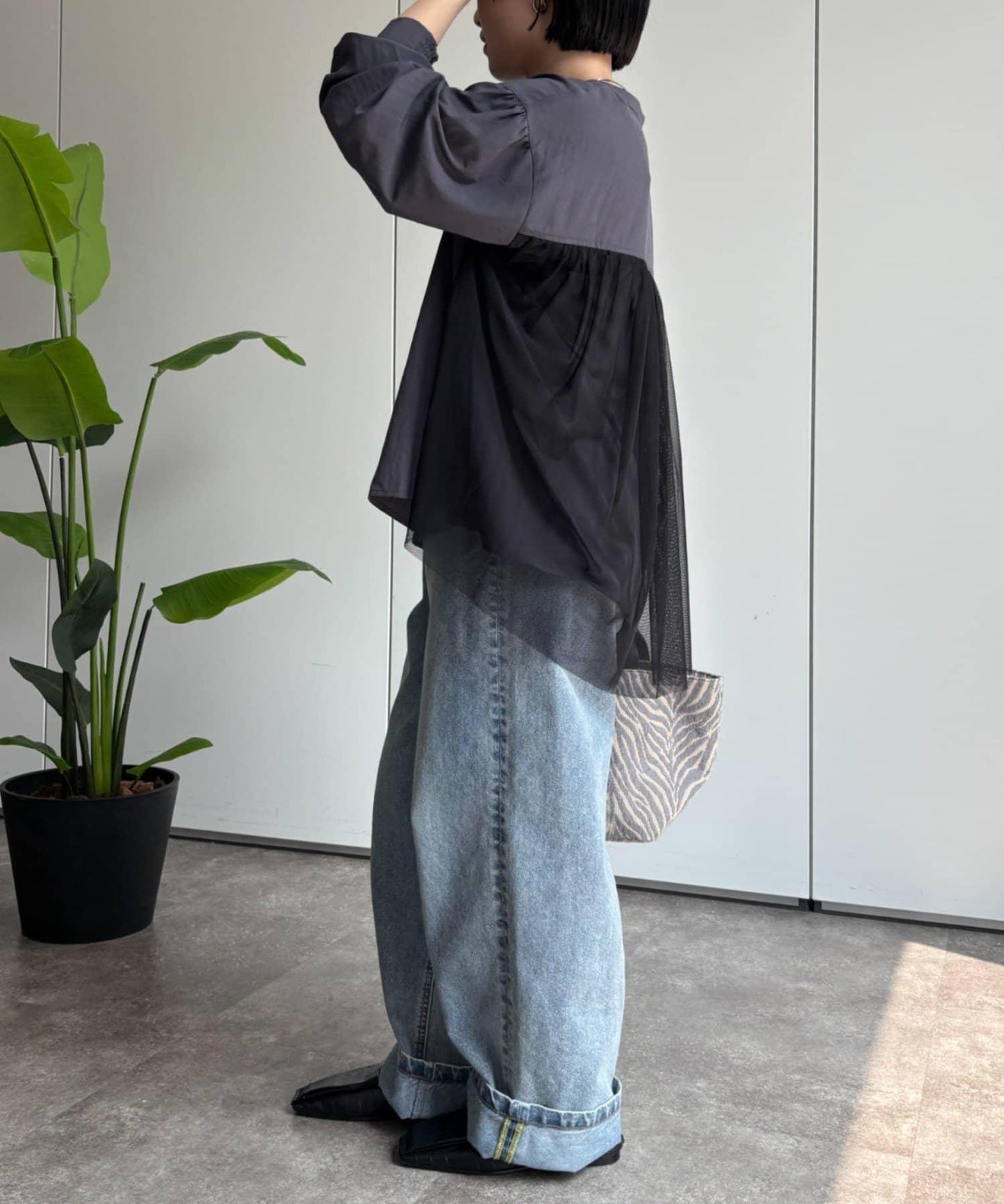 後幅薄紗襯衫