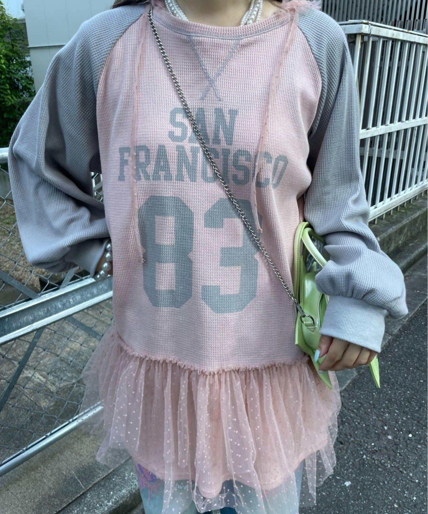 HELLO.SANFRANCISCO 華夫格Logo薄紗連帽衫式連衣裙