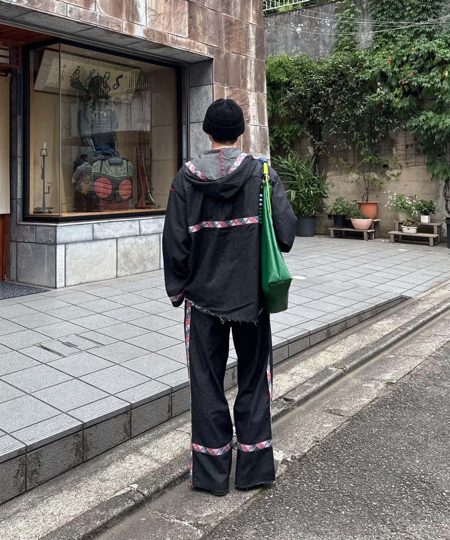 SOUNDS GOOOOD 三角皮革包